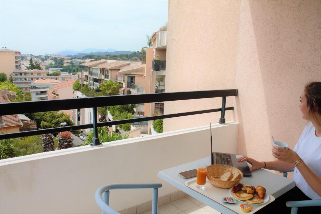 Hotel Adonis
